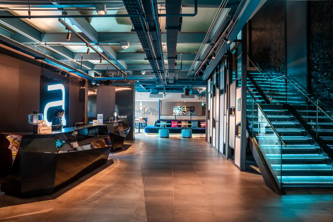 Extend your stay and unlock up to 15% savings, plus extra dining benefits and more.